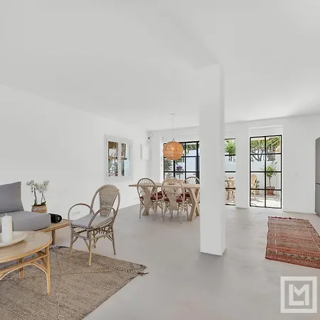 Letsmarbella - Tropical Oasis