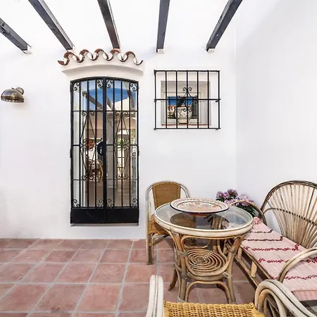 Letsmarbella - Tropical Oasis